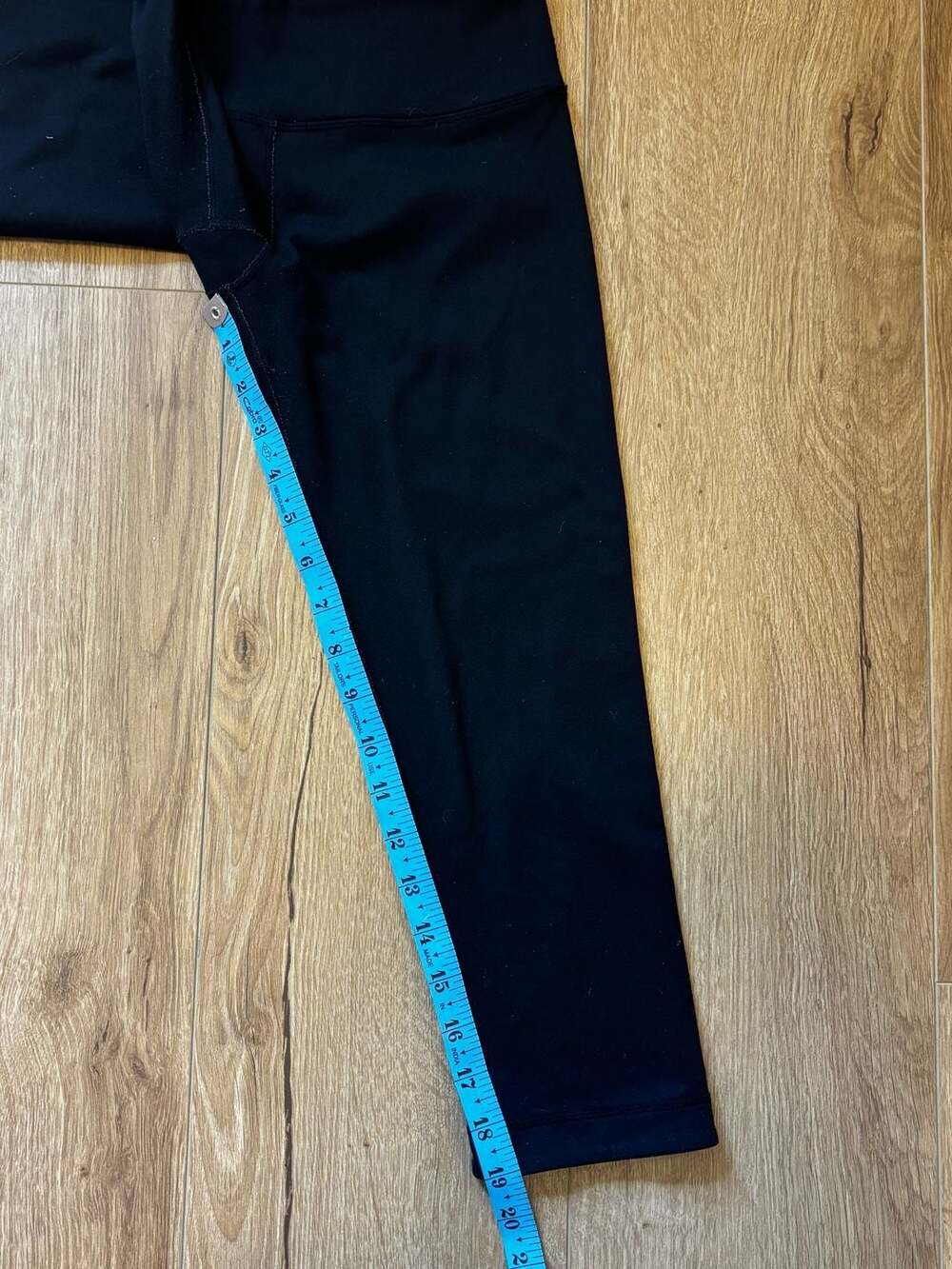Lululemon Wunder Under Crop 19" Black Leggings Size 4 - Picture 2 of 4